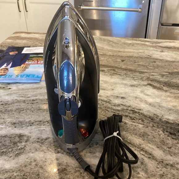 Hamilton Beach Iron - Picture 3 of 5